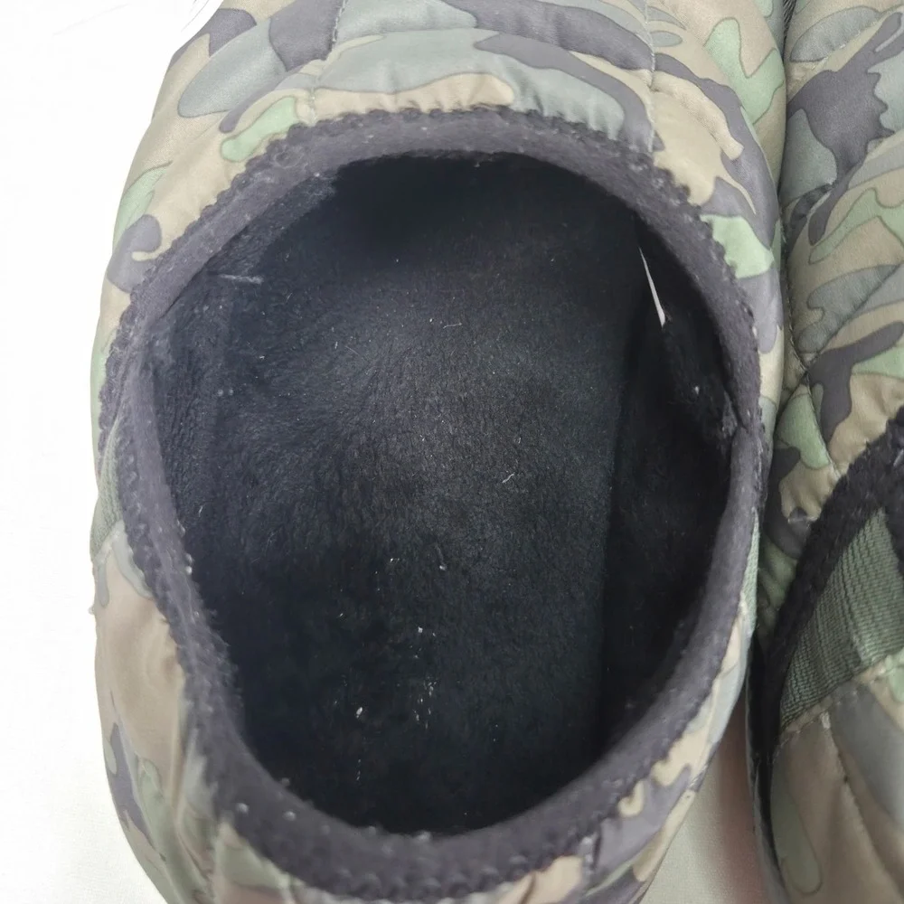 The North Face Thermoball Traction Mule V  Slipper Mens 9 Army Camo Grip Sole